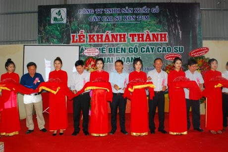 Khánh thành nhà máy gỗ cao su tại Kon Tum